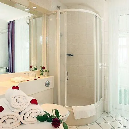 Hotel Kur- Und Wellness Monchgut Goehren (Ruegen)